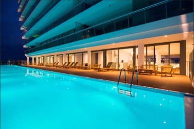 EXCLUSIVO APARAMENTO EN PRIMERA LINEA PLAYA BRAVA COMPLEJO SILENTE 3 DORMITORIOS EN SUITE MAS SERVICIO  -