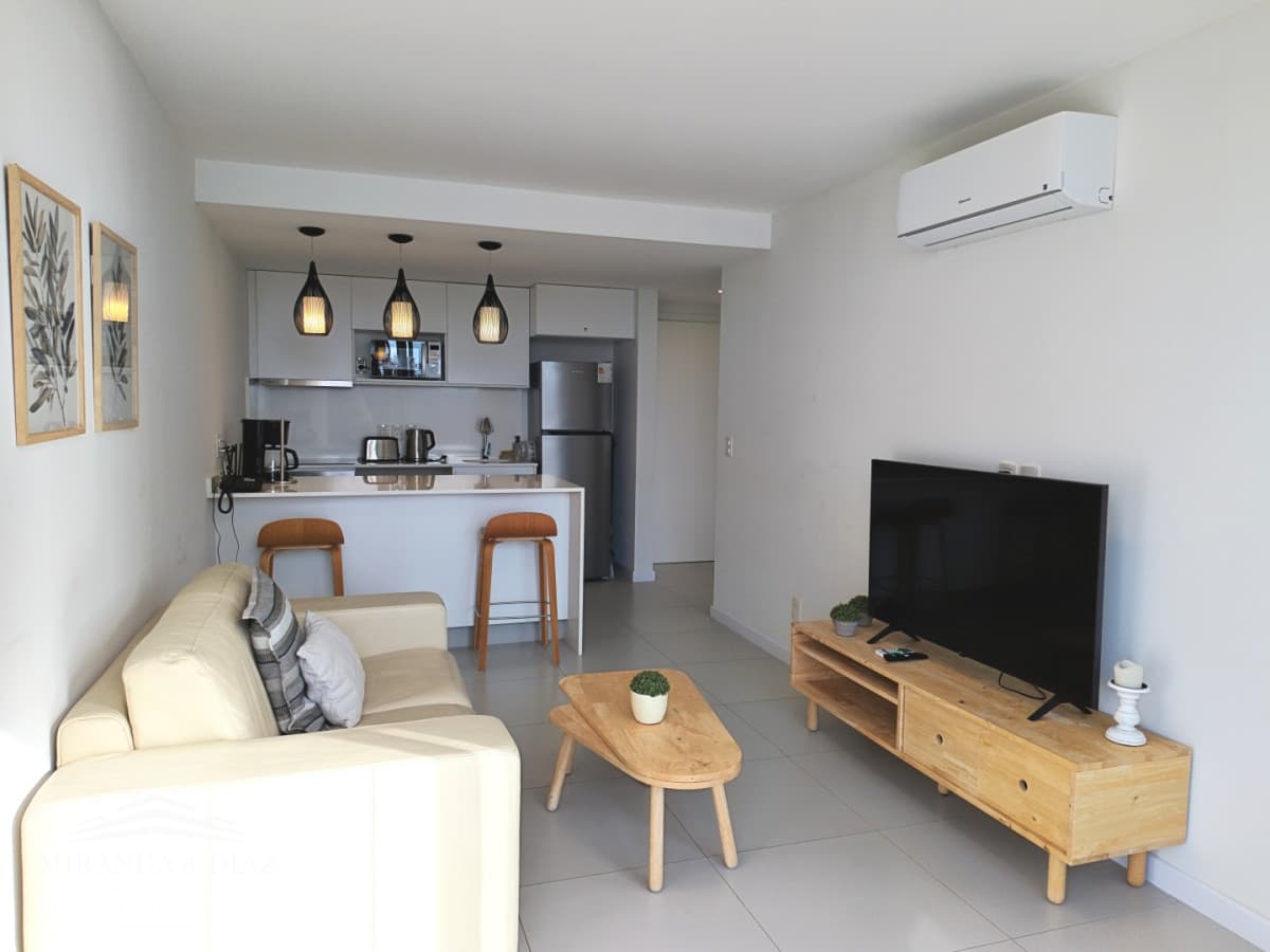 Un dormitorio a pasos del mar en venta