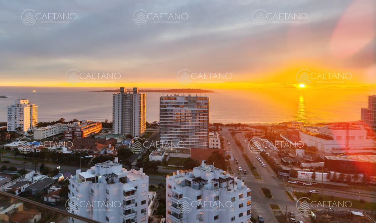 Venta apartamento 2 dormitorios. Playa mansa, Punta del Este
