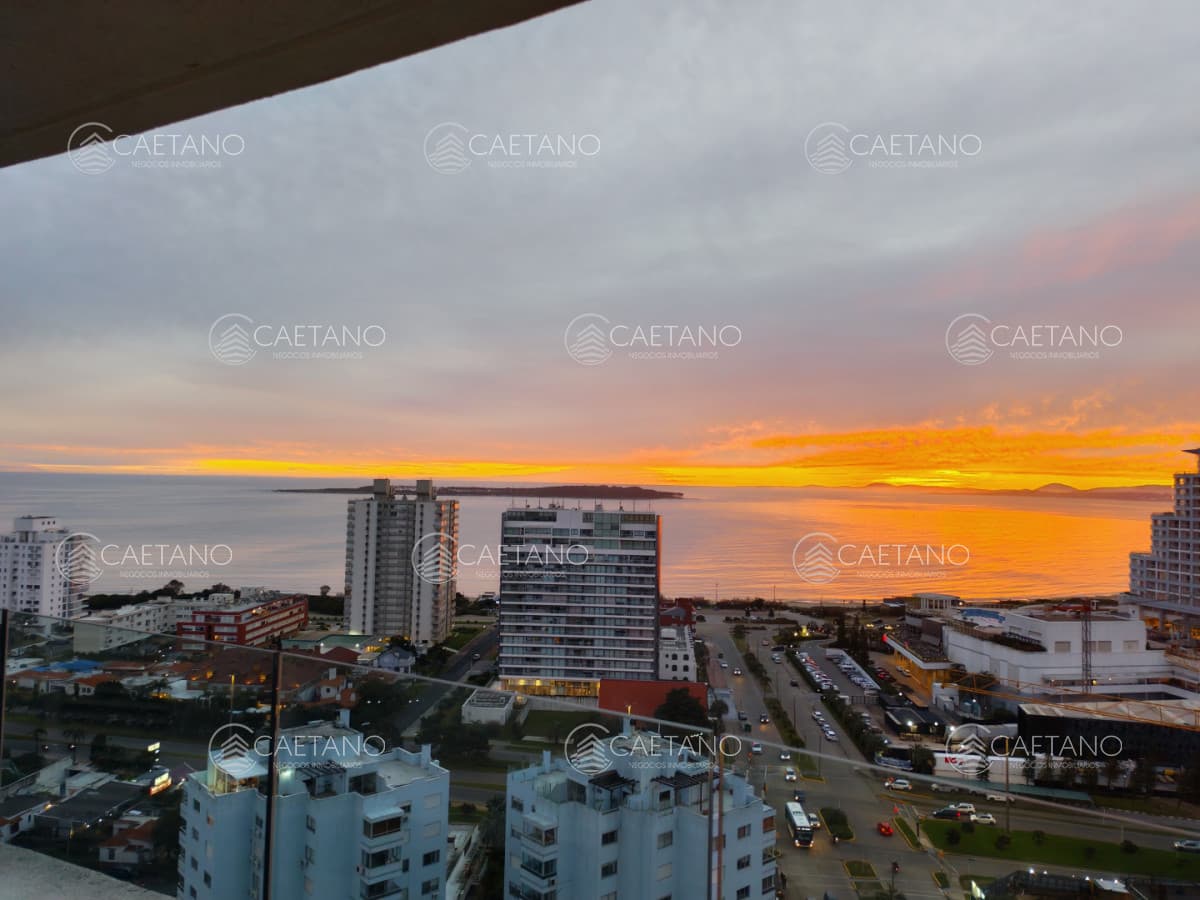 Venta apartamento 2 dormitorios. Playa mansa, Punta del Este