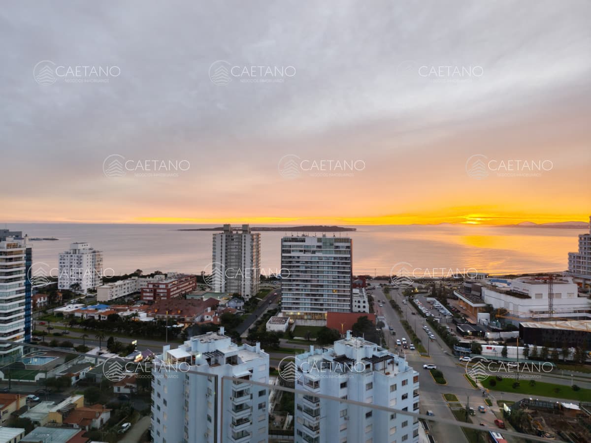 Venta apartamento 2 dormitorios. Playa mansa, Punta del Este