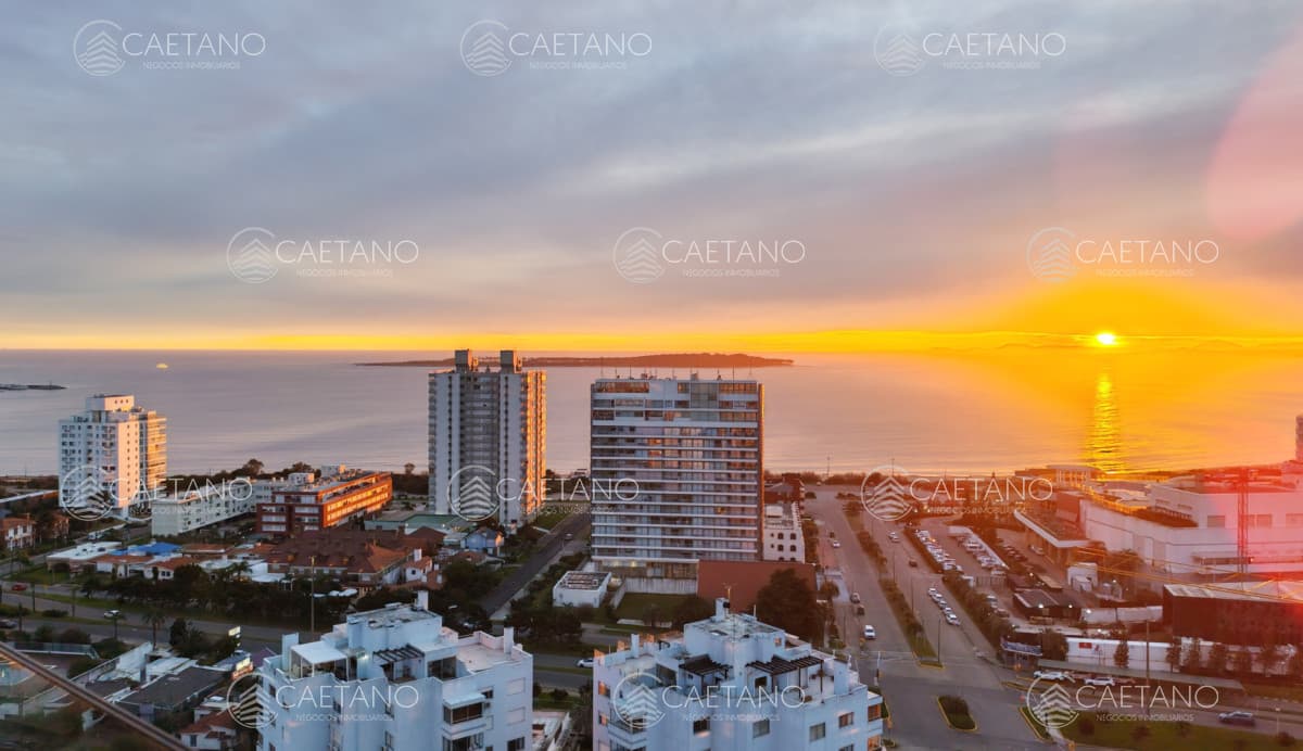 Venta apartamento 2 dormitorios. Playa mansa, Punta del Este