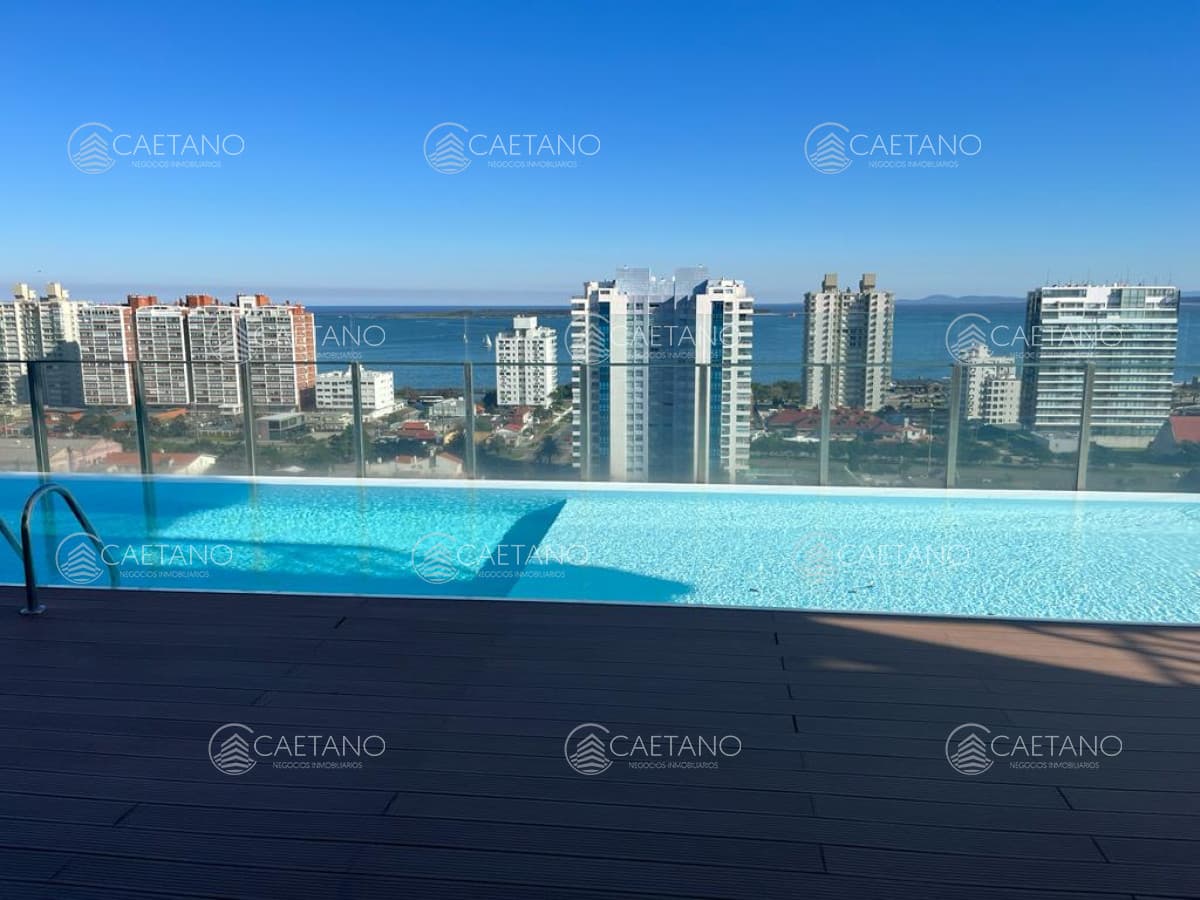 Tres dormitorios con vista al mar