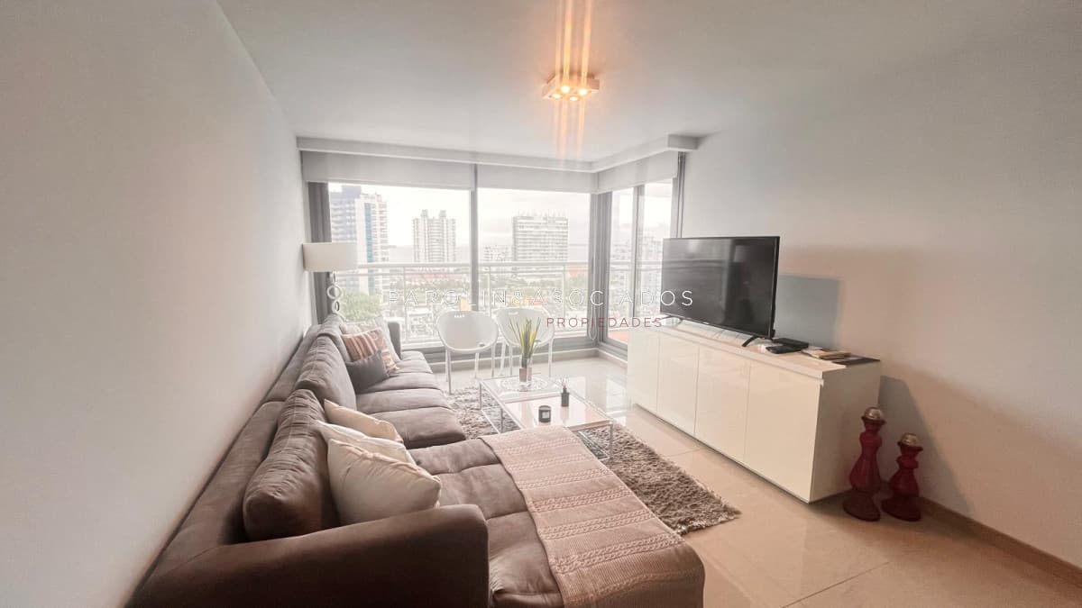 Apartamento en venta de 2 dormitorios en edificio Onix, Punta del Ese