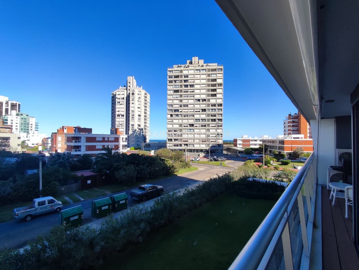 Apartamento en venta, disfrutable todo el año. Mansa, Punta del Este