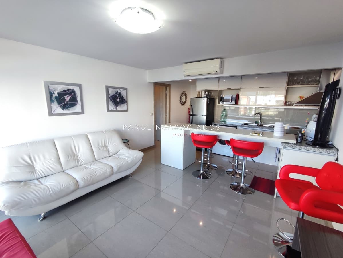 Apartamento en venta, disfrutable todo el año. Mansa, Punta del Este