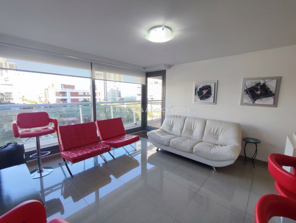 Apartamento en venta, disfrutable todo el año. Mansa, Punta del Este
