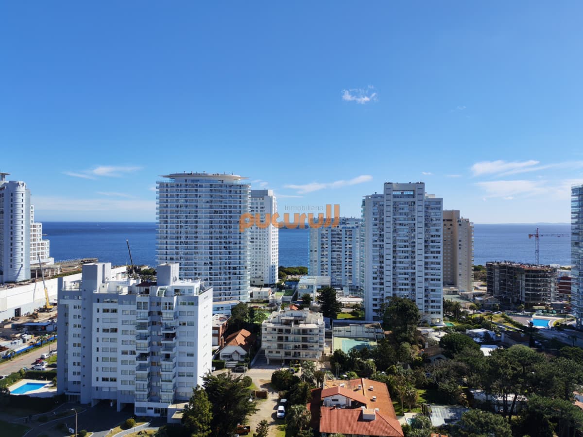 Dos dormitorios con vista al mar