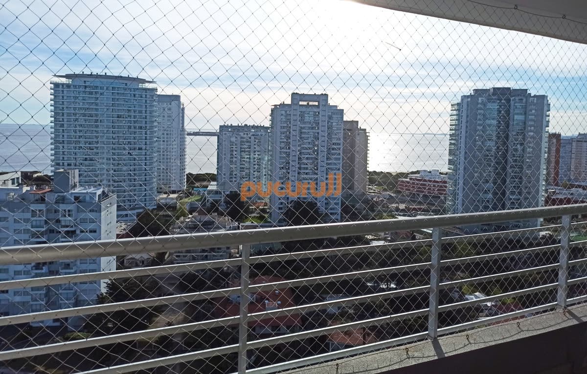 Dos dormitorios con vista al mar