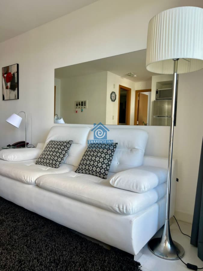 Un dormitorio con excelente ubicación sobre Roosevelt  -