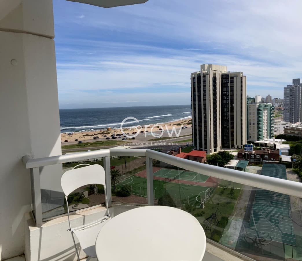 Frente a Playa Brava