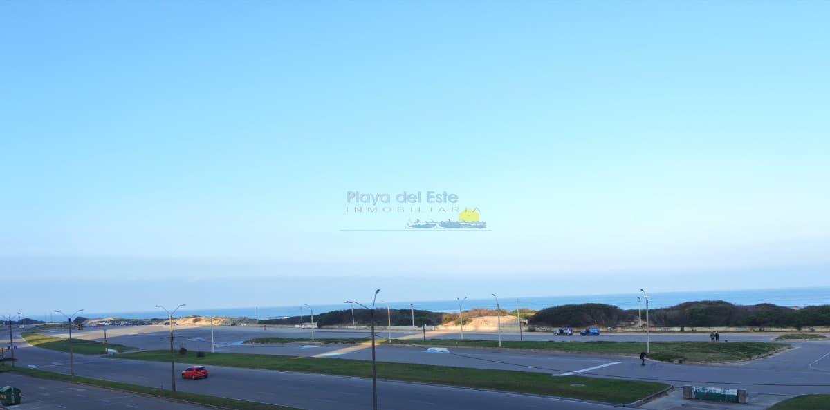 PARA DISFRUTAR LA MEJOR VISTA DE PLAYA BRAVA - Inmobiliaria Playa del Este