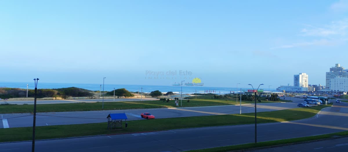 PARA DISFRUTAR LA MEJOR VISTA DE PLAYA BRAVA - Inmobiliaria Playa del Este