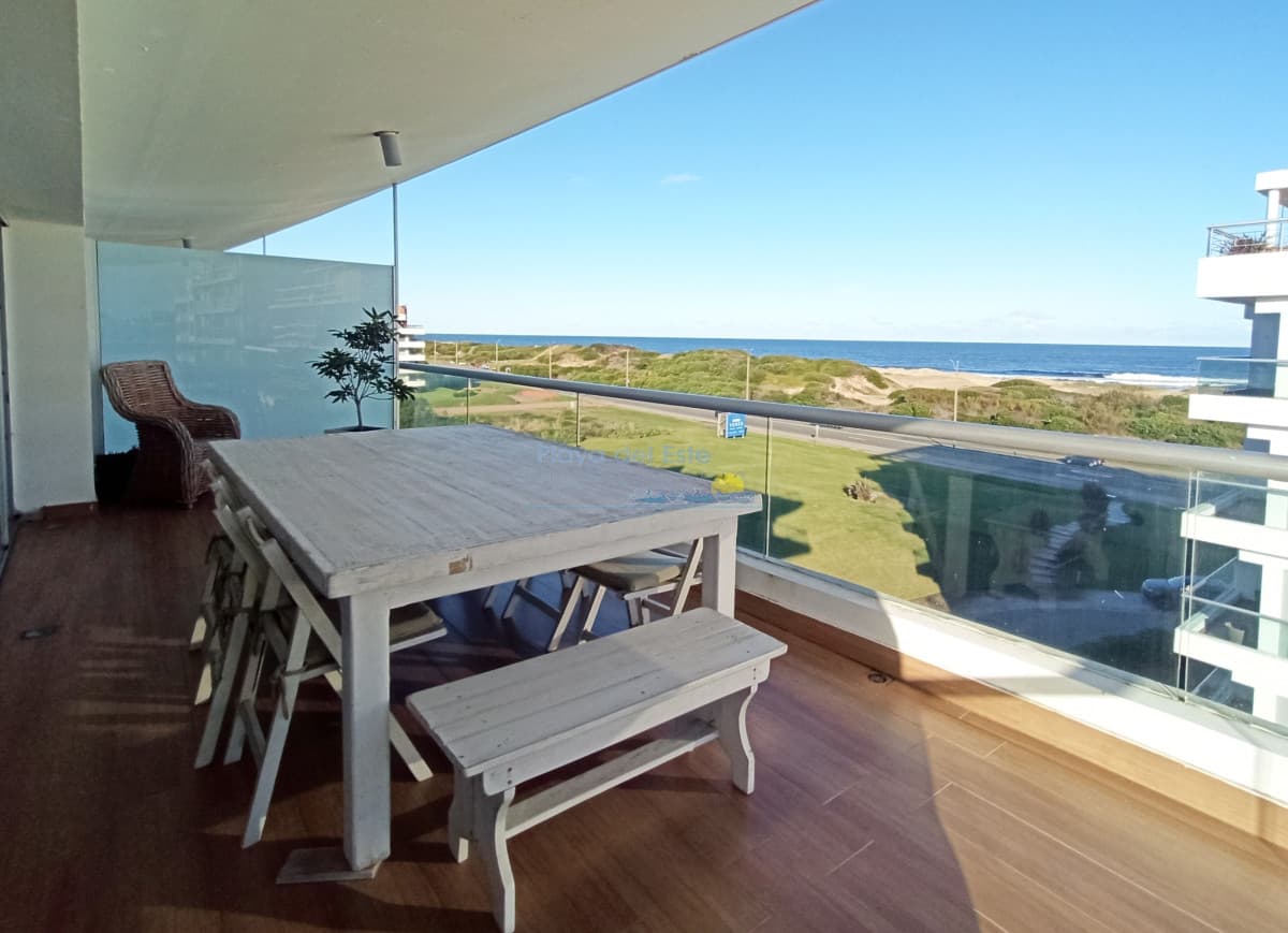 Amplio Penthouse con hermosa vista al mar y amplios espacios - Inmobiliaria Playa del Este