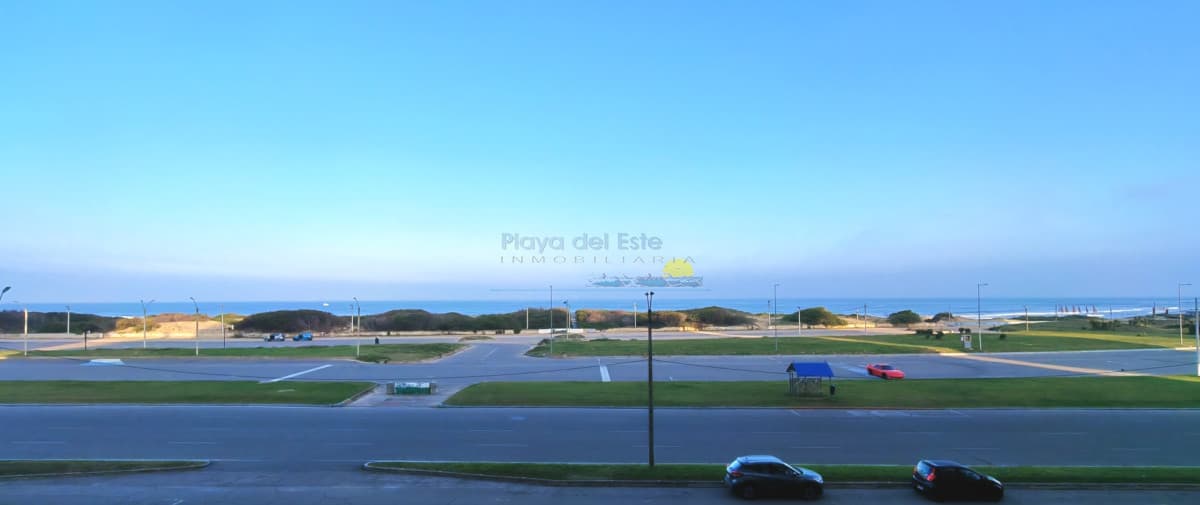 PARA DISFRUTAR LA MEJOR VISTA DE PLAYA BRAVA - Inmobiliaria Playa del Este