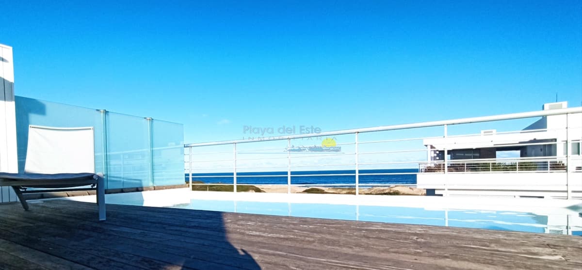 Amplio Penthouse con hermosa vista al mar y amplios espacios - Inmobiliaria Playa del Este