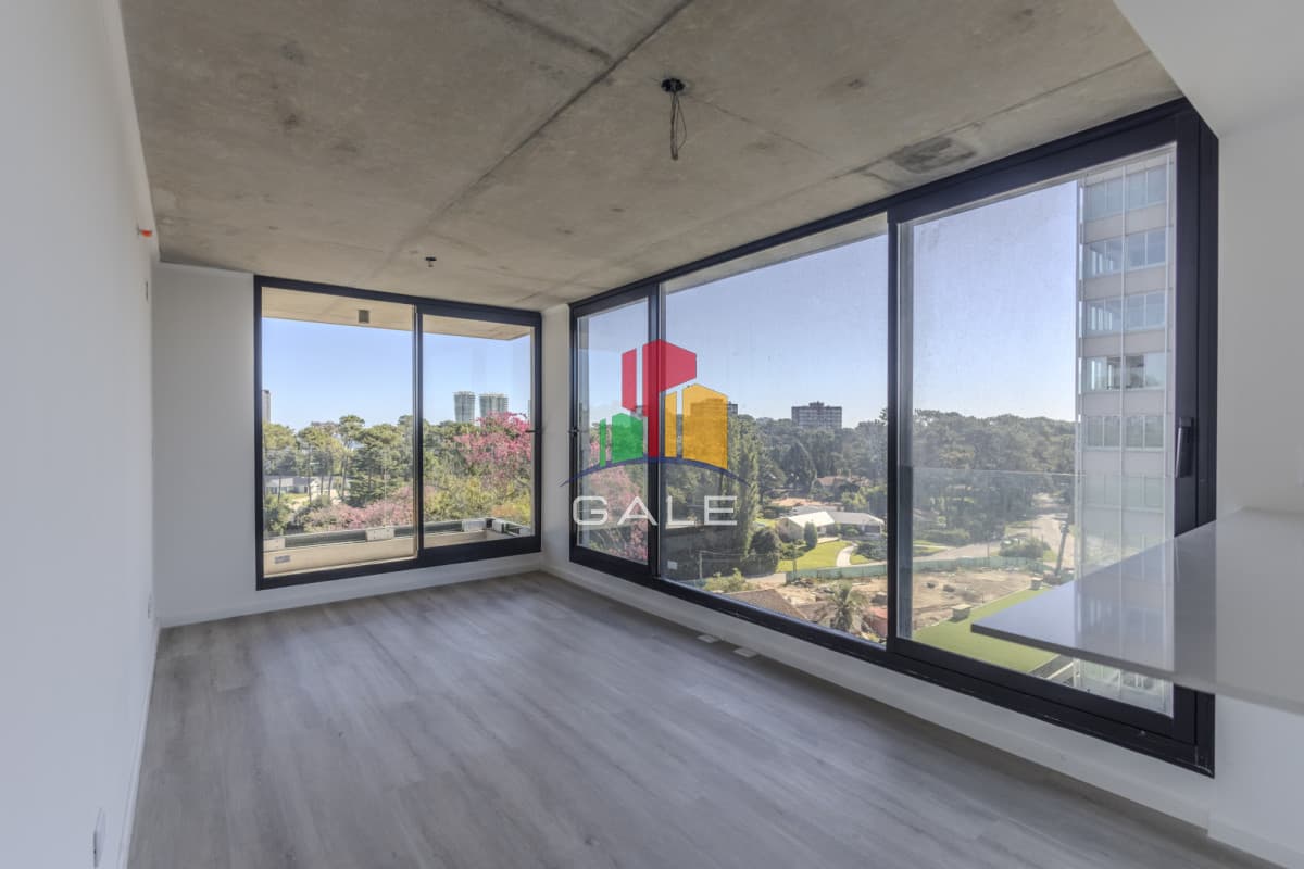 Gale Propiedades & Escribanía Apartamento ID.4800 - Hermoso Y Amplio Apartamento en Punta Del Este
