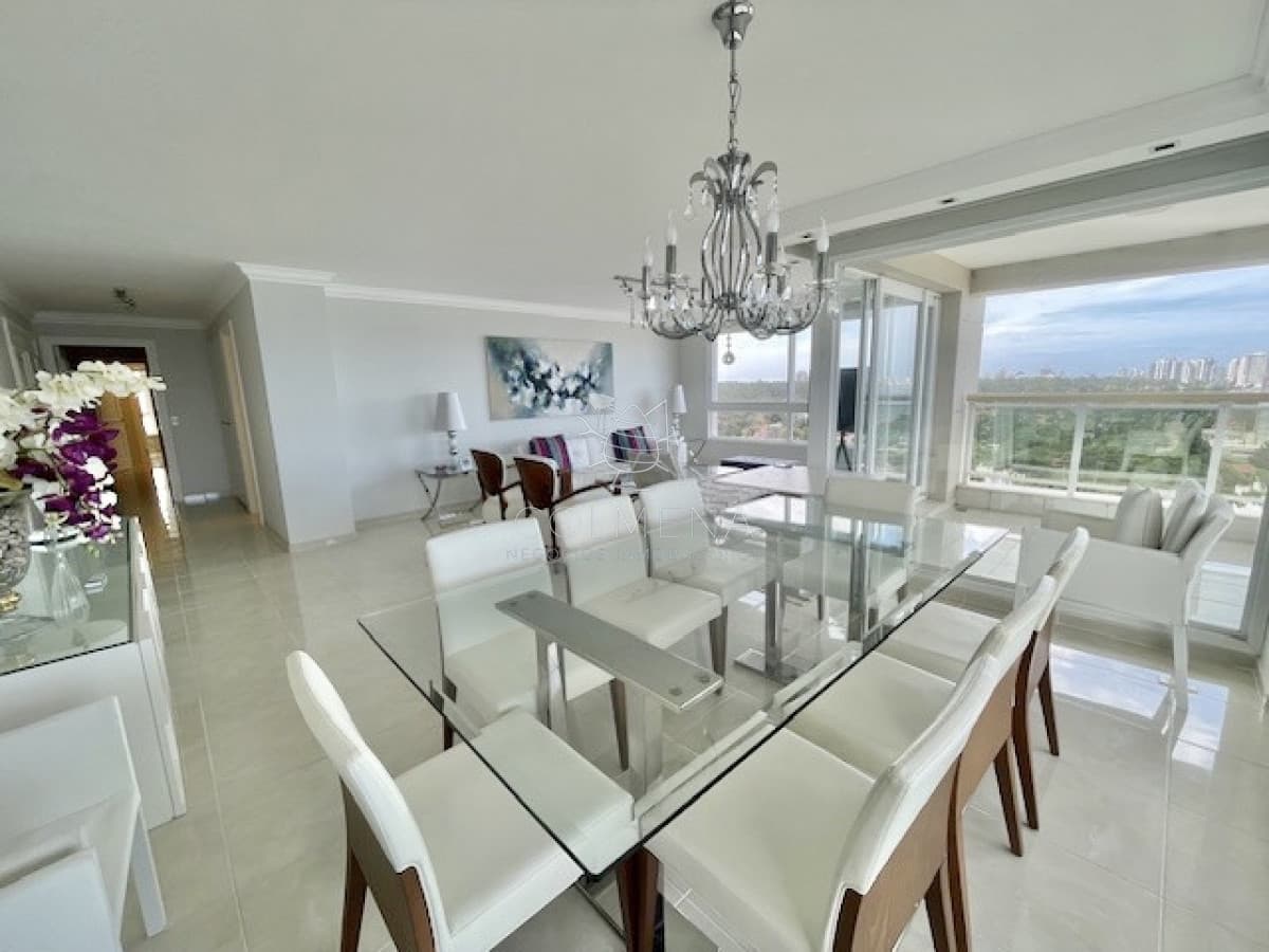 Apartamento en torre de categoría