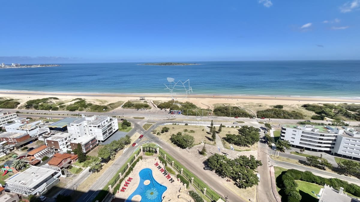 VENTA ALQUILER APARTAMENTO PRIMERA LINEA MANSA PUNTA DEL ESTE