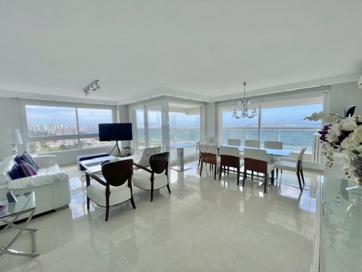 Apartamento en torre de categoría