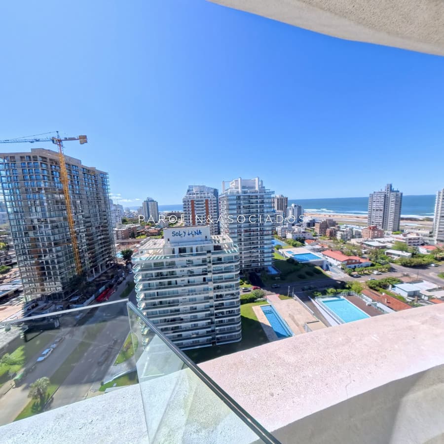 Departamento en Venta de 1 Dormitorio y medio en Artower, Punta del Este