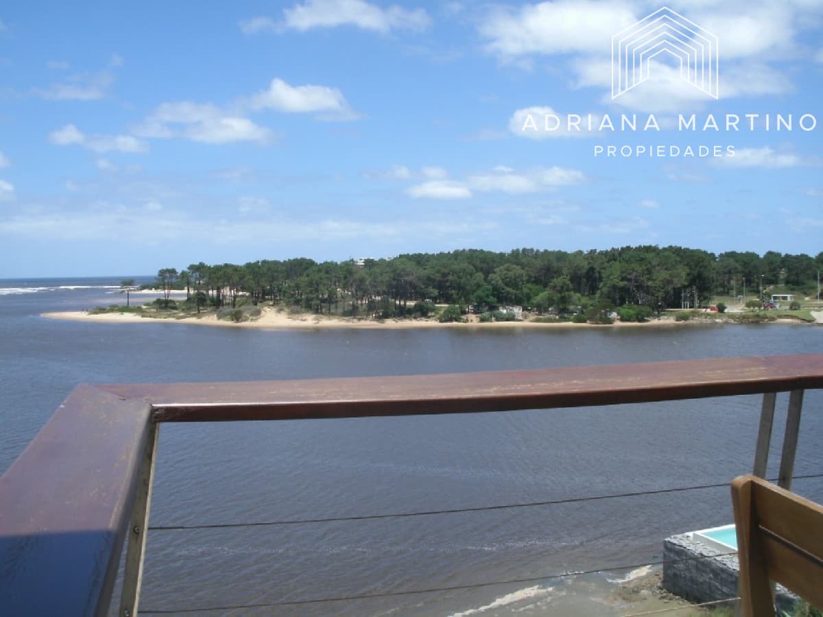 ALQUILER VENTA LA BARRA DEPARTAMENTO PENT HOUSE PISCINA PARRILLERO 3 DORMITORIOS 4 BAÑOS DEPENDENCIA DE SERVICIO TERRAZA