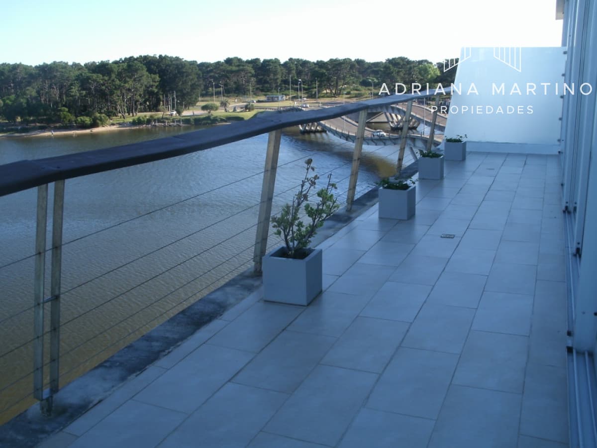 ALQUILER PENT HOUSE EN LA BARRA FRENTE DESEMBOCADURA ARROYO MALDONADO