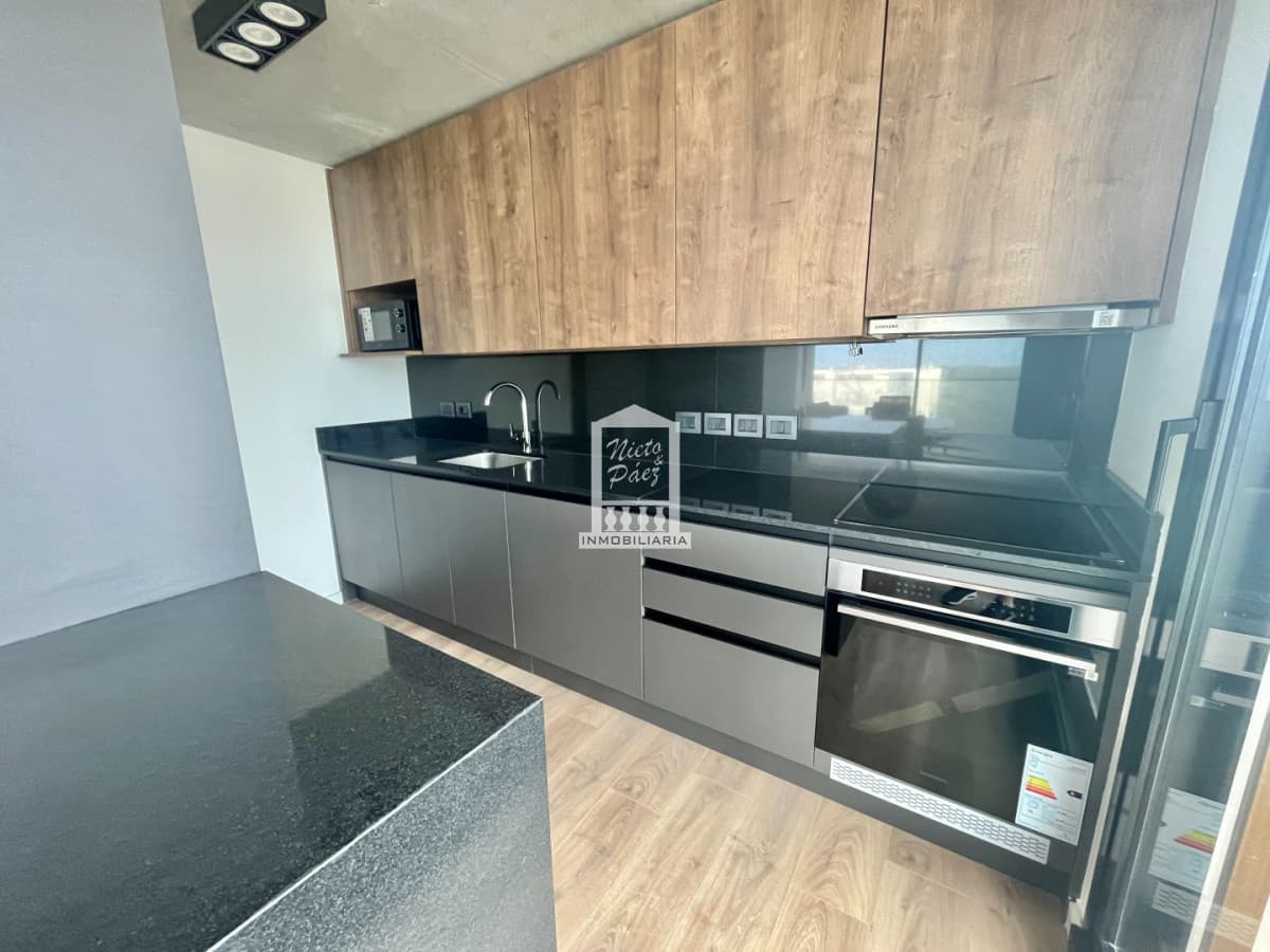 Apartamento a estrenar piso alto, 2 dorm, con vistas a Mansa y Brava