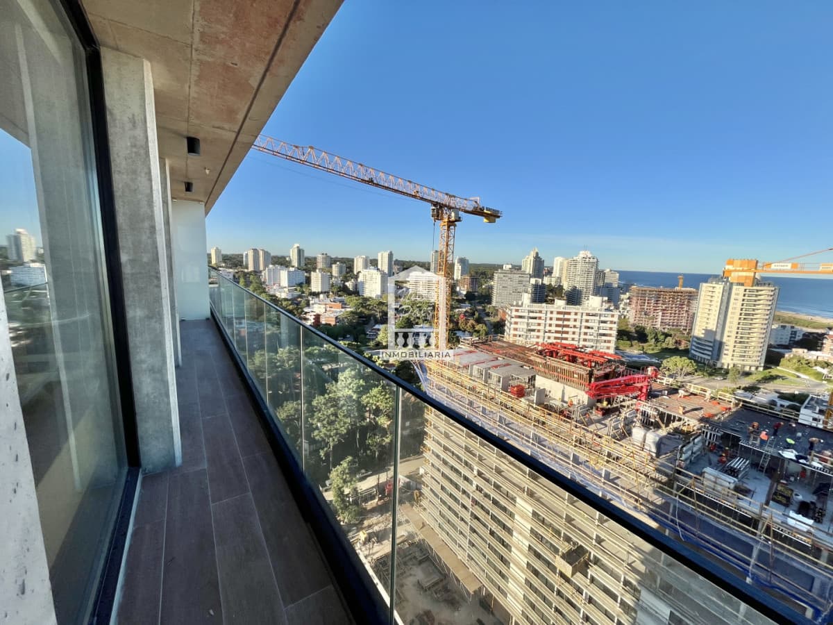 Apartamento a estrenar piso alto, 2 dorm, con vistas a Mansa y Brava