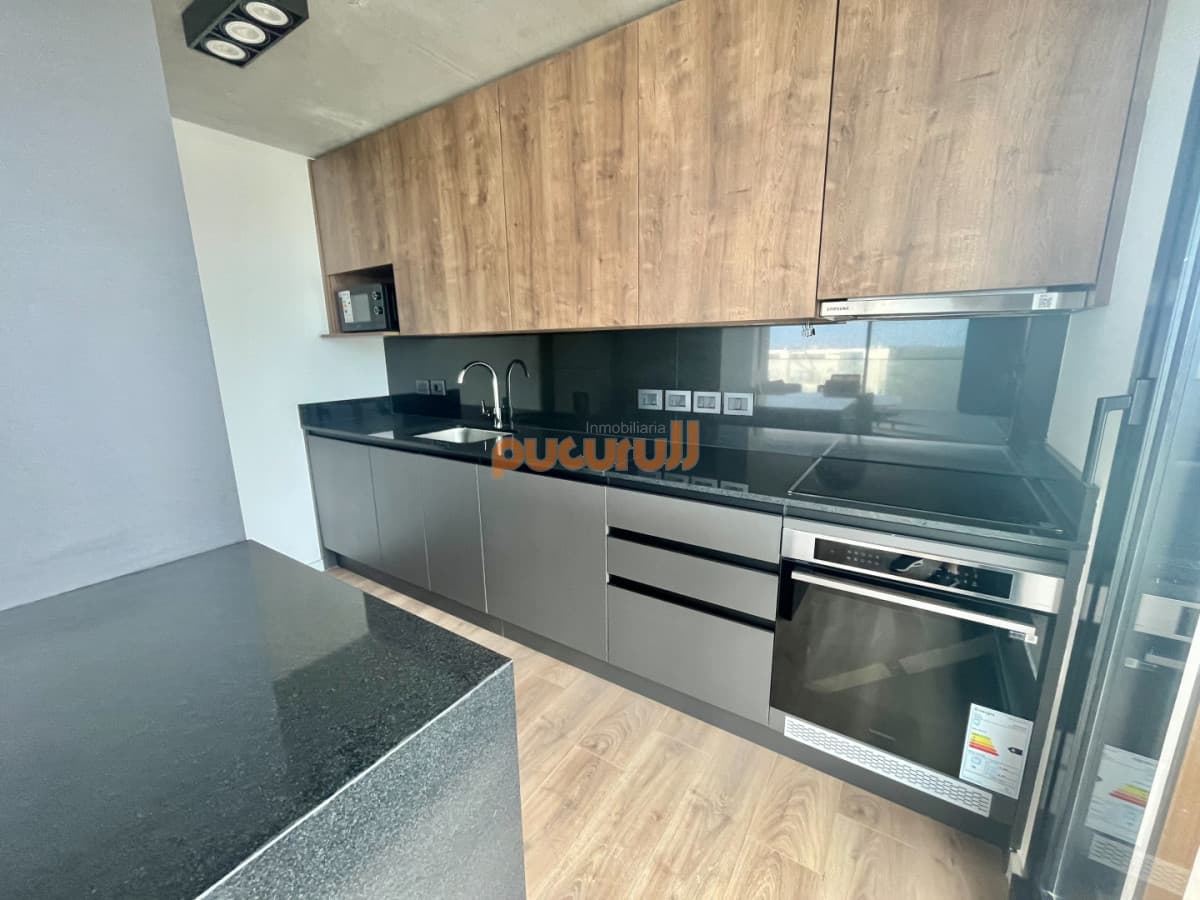 Apartamento a estrenar con vistas a Mansa y Brava