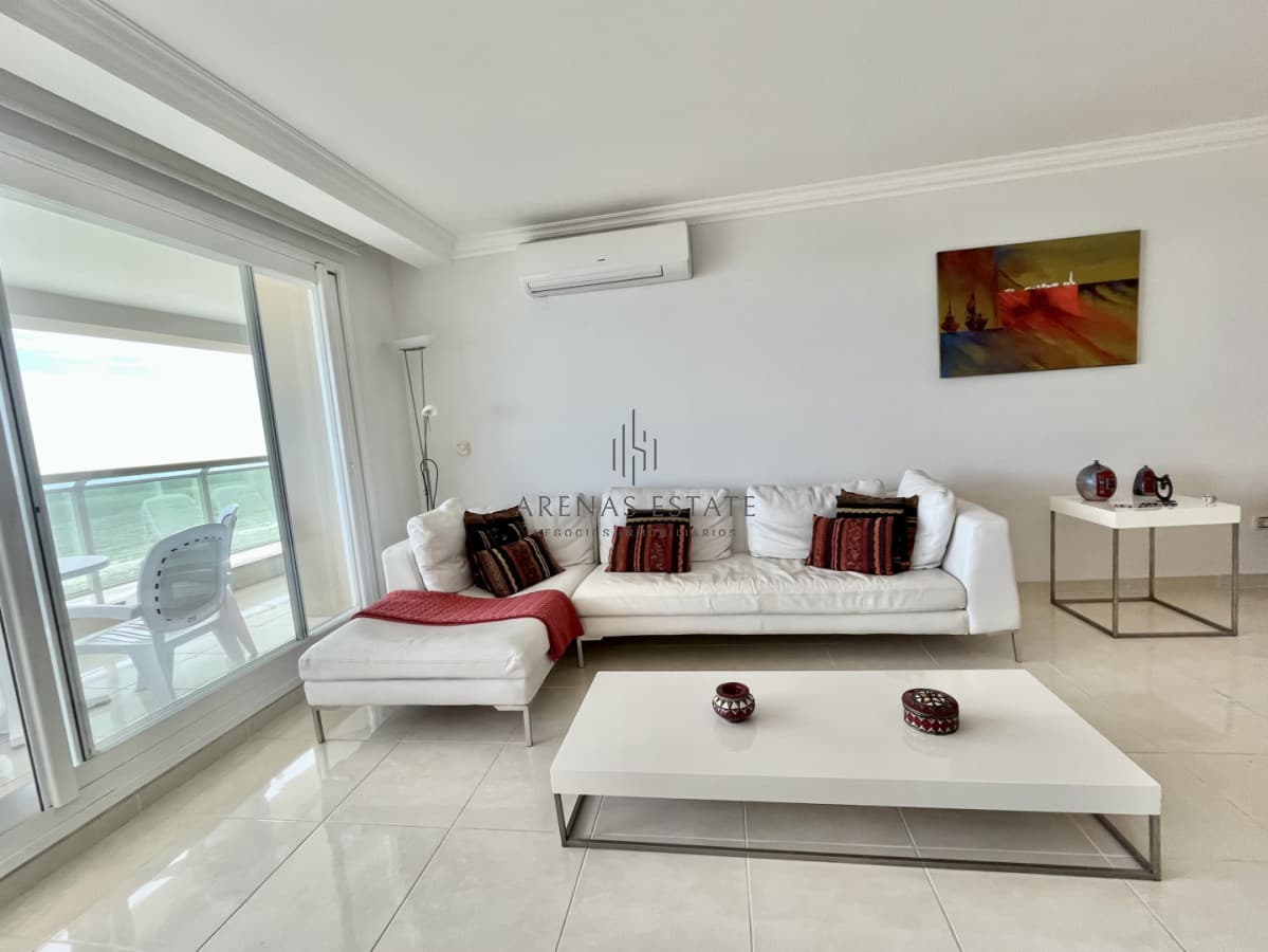 Apartamento ID.4516 - Apartamento en Mansa primera línea