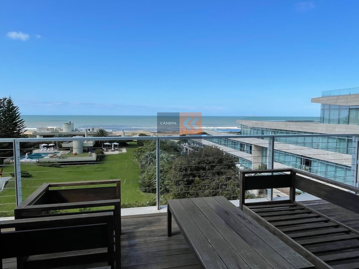 Muy buen apartamento sobre la Brava