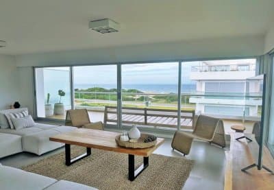 Espectacular departamento con Piscina Propia en venta, complejo frente al mar  -