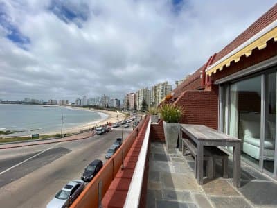 APARTAMENTO EN LINCOLN CENTER 3 DORMITORIOS PLAYA MANSA FRENTE AL MAR  -