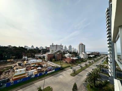 Venta de Apartamento con 2 dormitorios y parrillero propio en Aidy Grill, Punta del Este  -