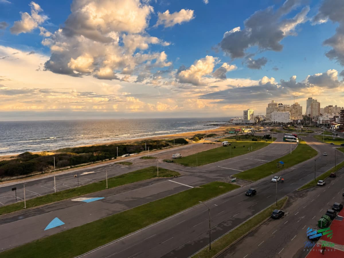 En venta apartamento de 1 dormitorio, con garage en Brava, Punta del Este