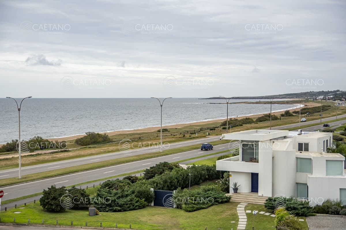 Apartamento de 2 dormitorios en Playa Mansa , Punta del este
