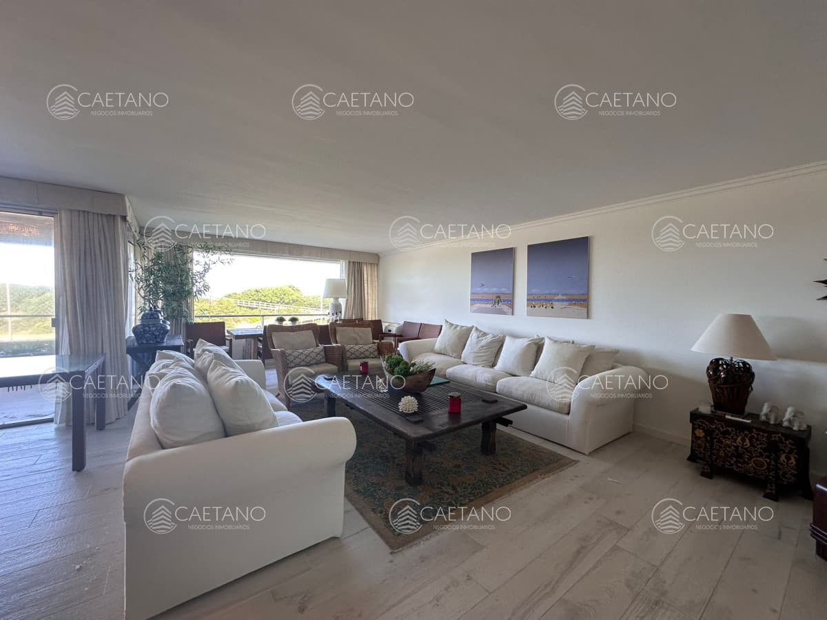 Se vende departamento de 4 dormitorios , Playa brava, Esturion