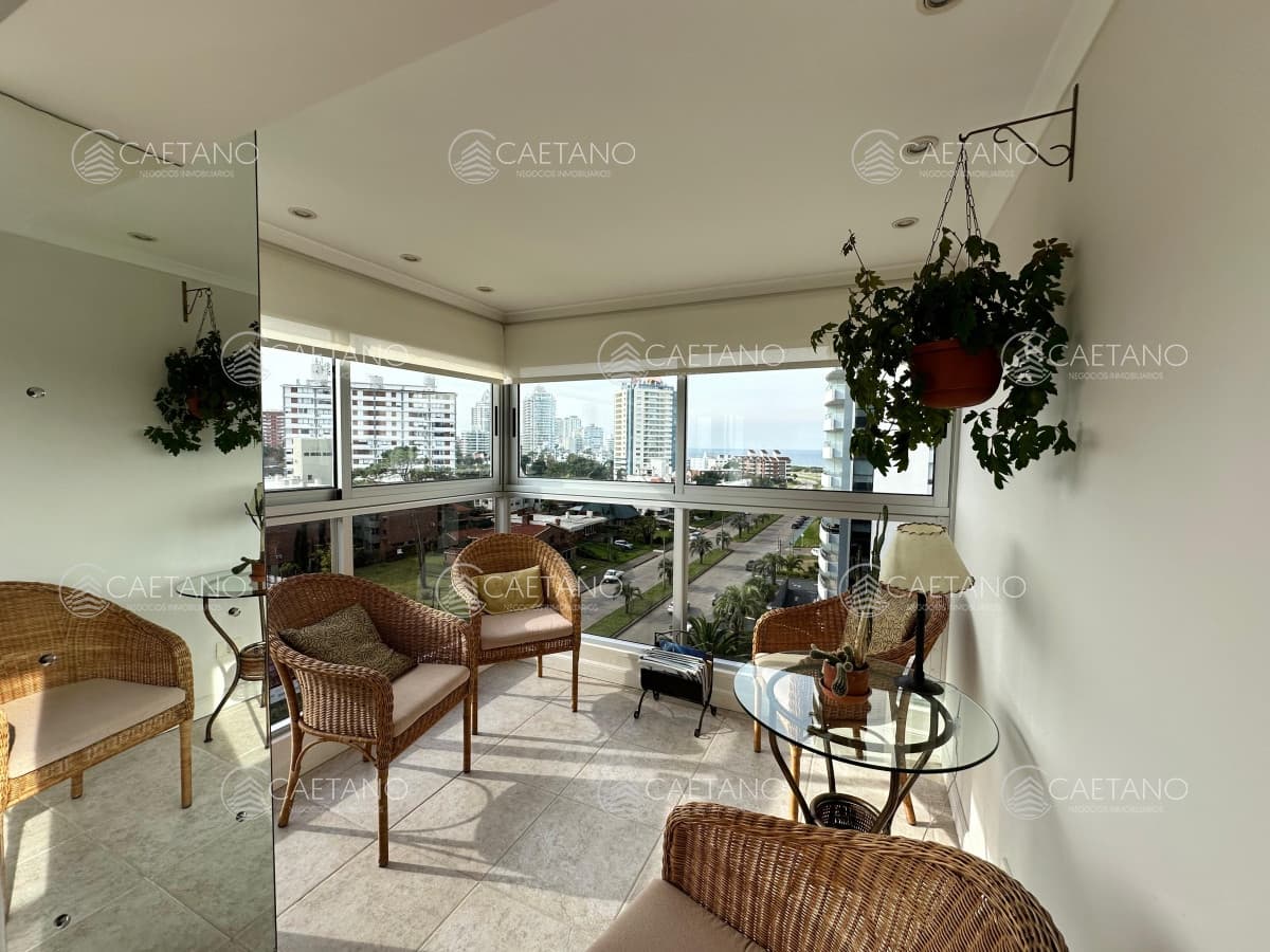 Apartamento de 2 dormitorios y medio en Playa Brava , Punta del este