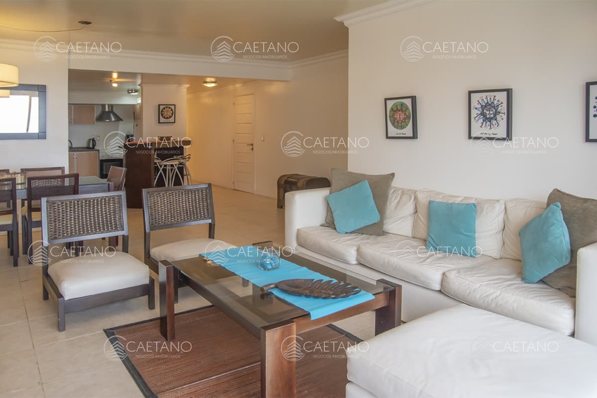 Departamento en venta a metros de Playa Mansa