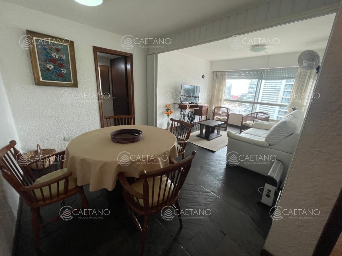 Departamento en venta en Brava - Punta del Este de 1 dormitorio y medio.