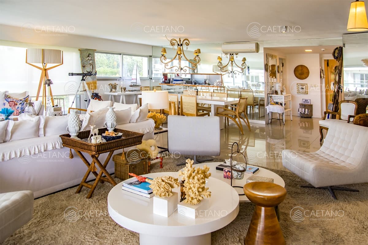 Venta apartamento 3 dormitorios. Playa brava, Punta del Este