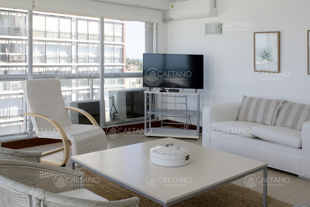 Apartamento de 2 dormitorios con vista al mar en venta en Peninsula.