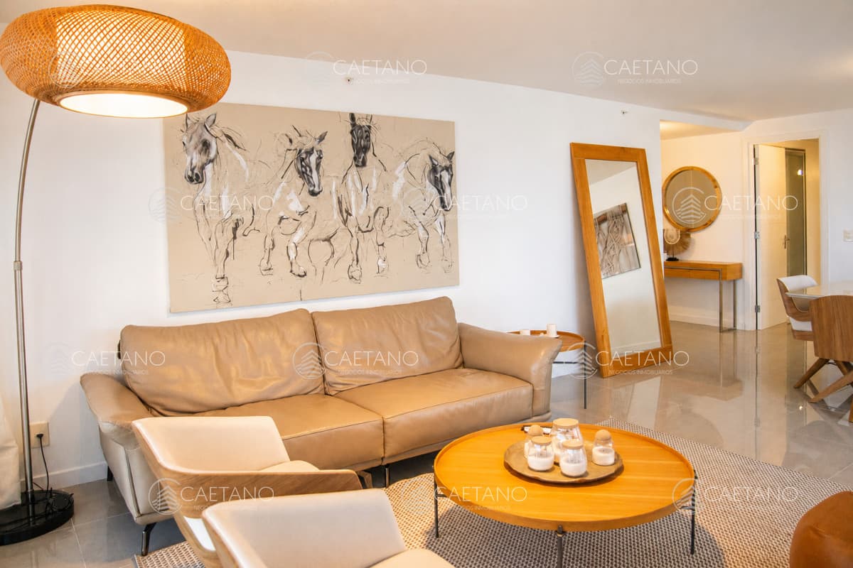Venta apartamento 3 dormitorios. Playa brava, Punta del Este