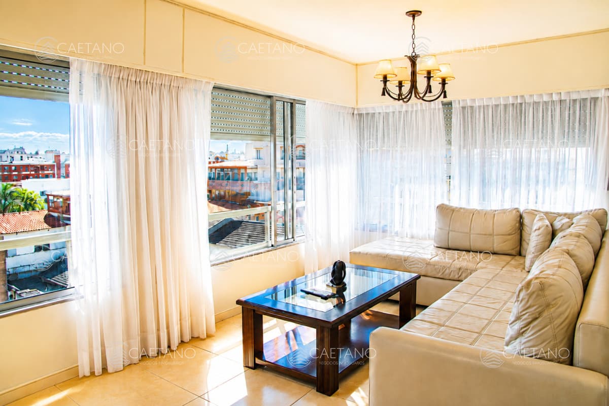 Vende y alquila apartamento de 2 dormitorios en Peninsula, Punta del Este