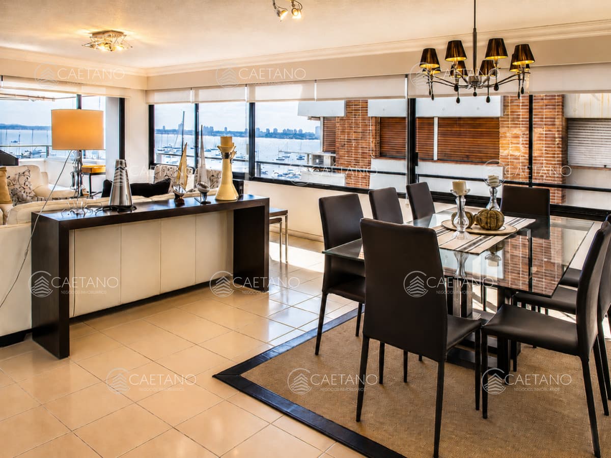 Venta apartamento 3 dormitorios. Puerto, Punta del Este.