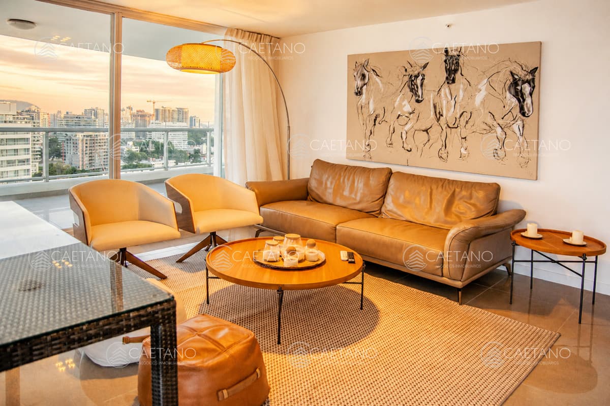 Venta apartamento 3 dormitorios. Playa brava, Punta del Este