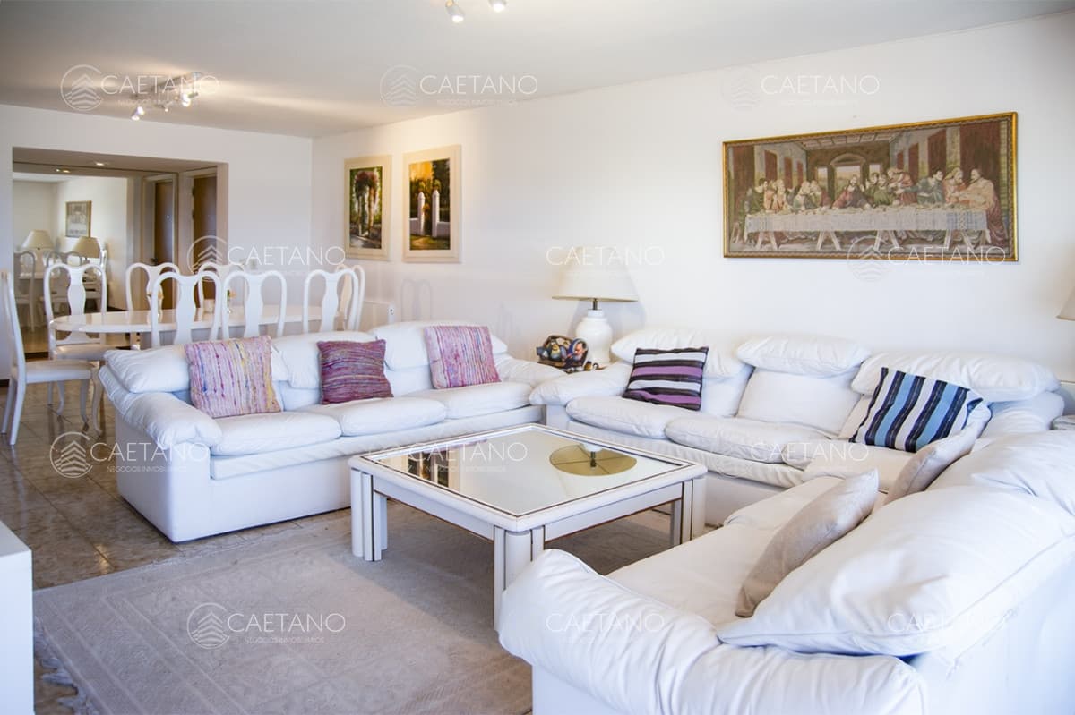 APARTAMENTO EN VENTA CON VISTA BRAVA, EXCELENTE CONSTRUCCION