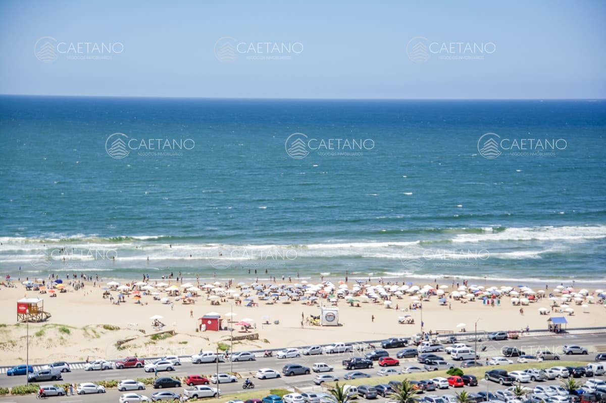 APARTAMENTO EN VENTA CON VISTA BRAVA, EXCELENTE CONSTRUCCION
