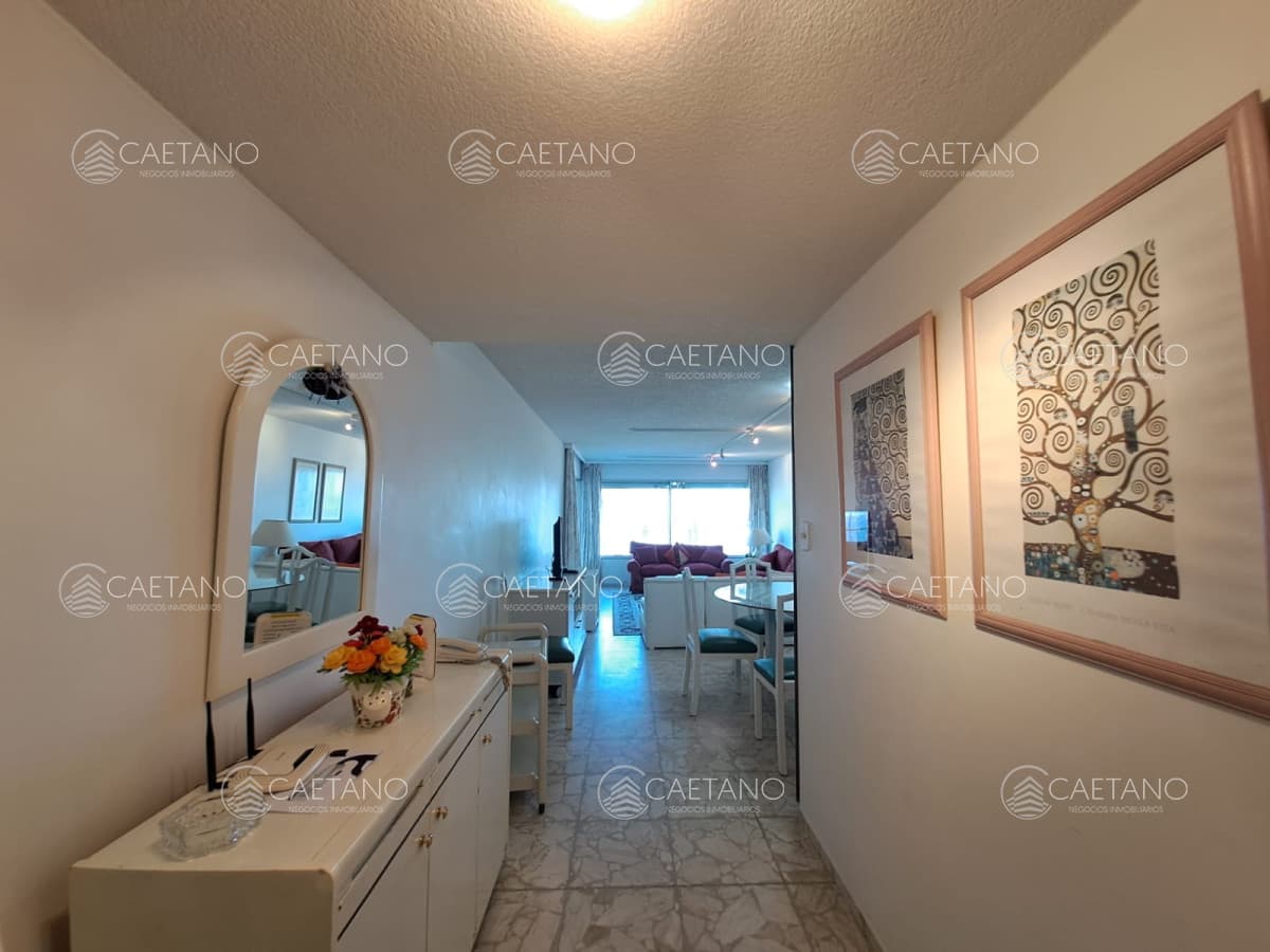 IMARANGATU, APARTAMENTO DE 2 DORMITORIOS, PLAYA MANSA, PRIMERA LINEA, PARADAS